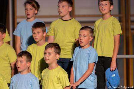 Območna revija otroških in mladinskih pevskih zborov občin Kamnik in Komenda (60)